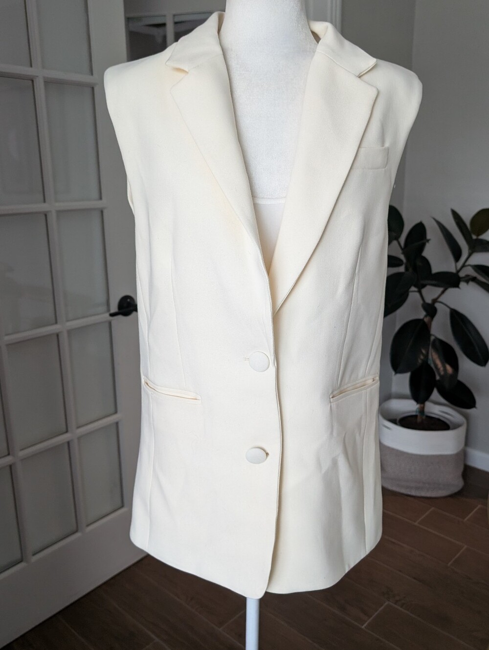 Like New Le AL.X Sleeveless Cream Chic Blazer Vest Small